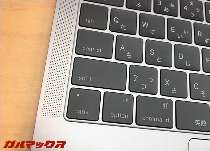 新MacBookPro（2016）のキーボードは非常に薄い。