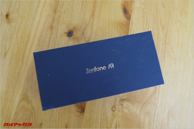 ZenFone ARの外箱はマットな素材で高級感が高い