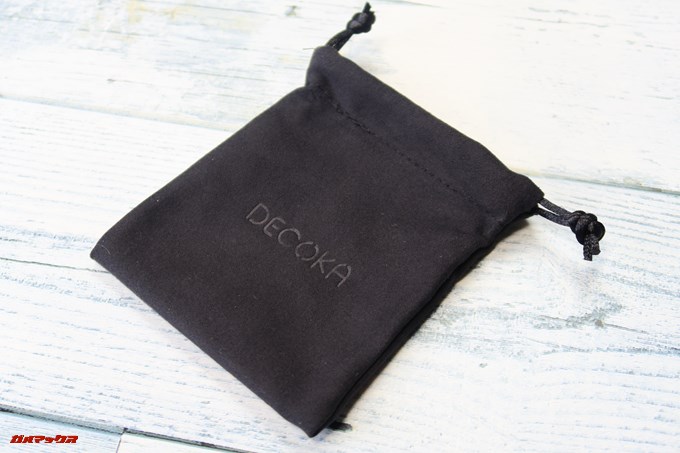 Decoka DK100にはメーカーロゴが入った巾着袋が貰えます。