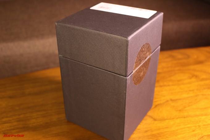 BOSE SoundLink Revolveの内箱はブラックの梱包でした