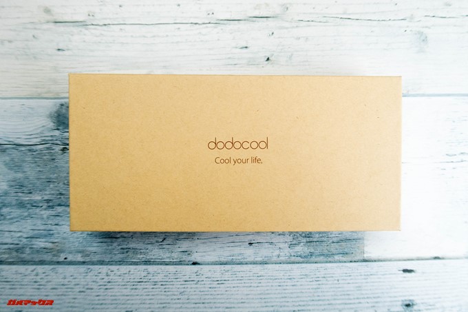 dodocool DP13の外箱はシンプルなパッケージ