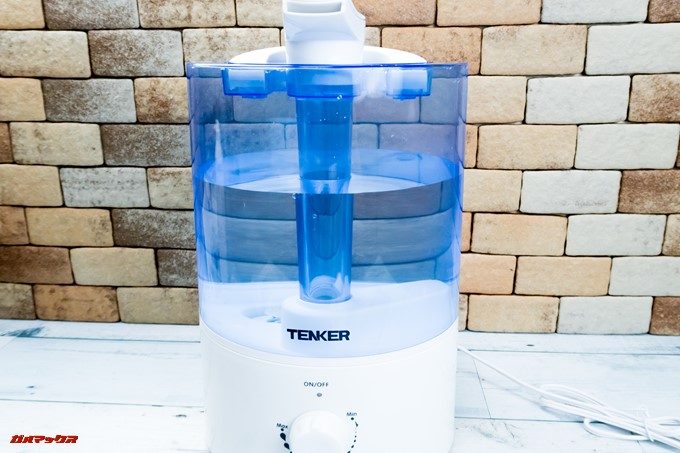 TENKERの加湿器は水タンクが透けているので残水量が一発で分かる