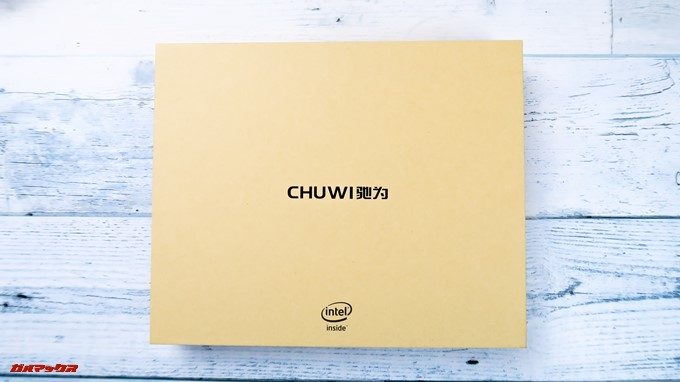 CHUWI Hi8 Airの外箱はCHUWIのロゴが記載されているシンプルなボックスです。