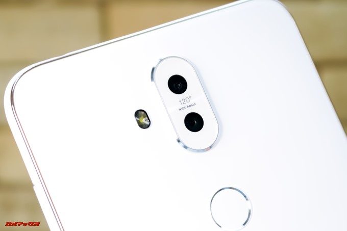 ZenFone 5Q/lite/Selfie（ZC600KL）の背面カメラもダブルレンズカメラを採用しています。