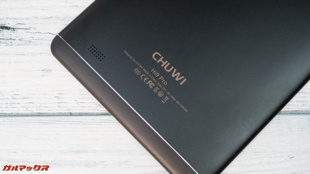 CHUWI Hi9 Proのスピーカーはモノラルで背面に備わっています。