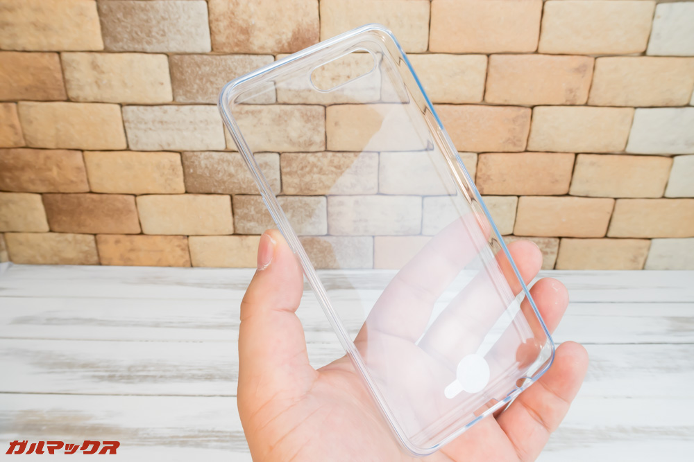 OPPO R15 Neoにはケースが付属しています。