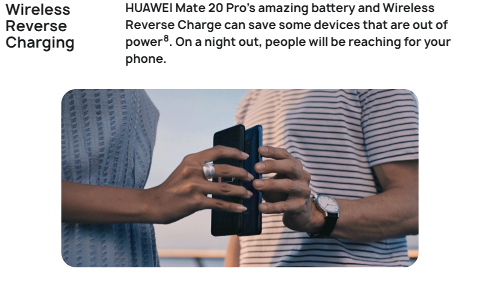 HUAWEI Mate 20 Proはワイヤレス逆充電に対応している。