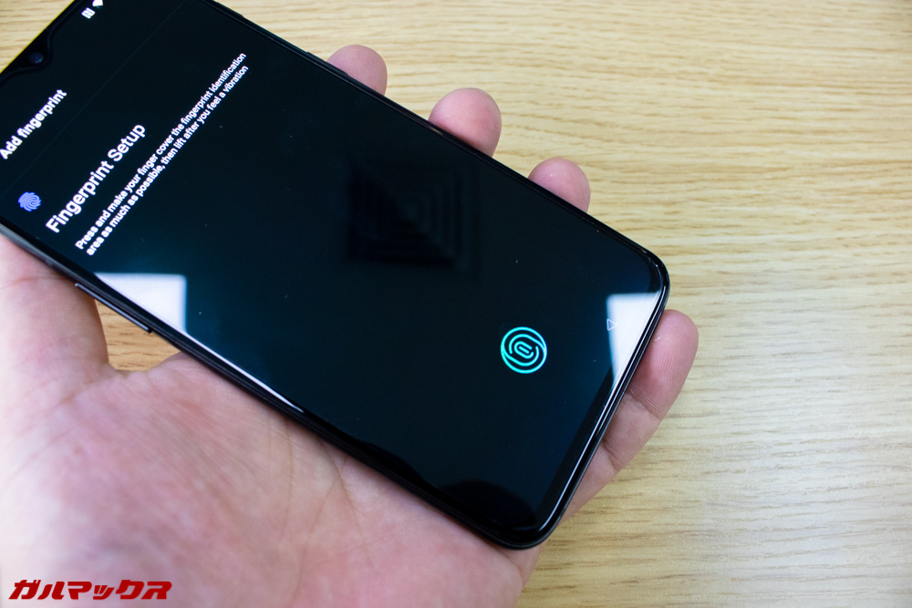 OnePlus 6Tの指紋認証は画面内蔵型