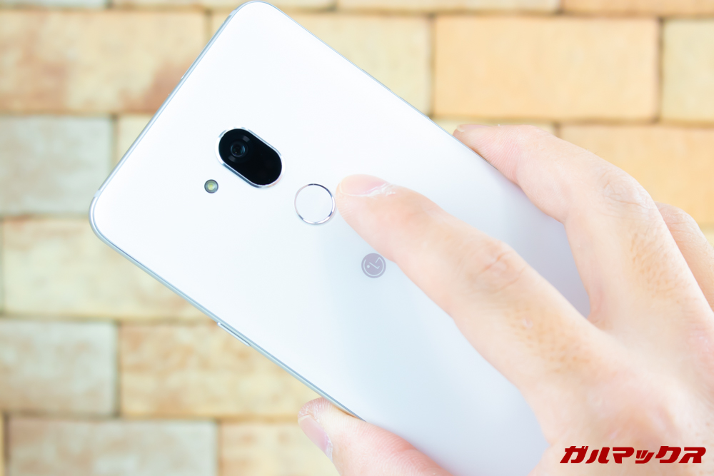 Android One X5の指紋認証は速度も速く実用十分です。