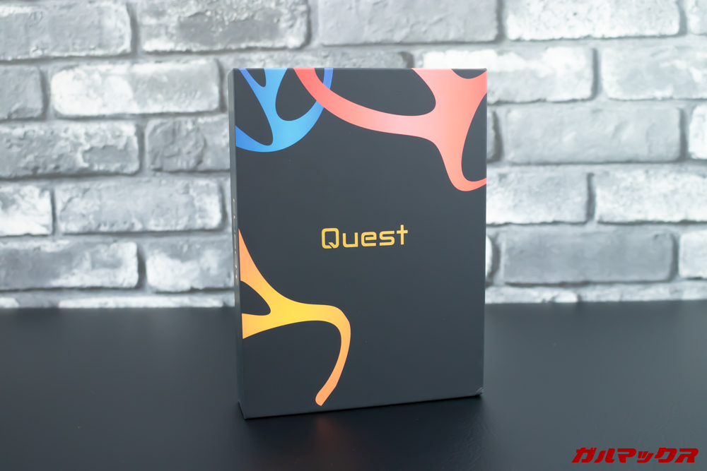 CUBOT Questはカラフルな外箱。