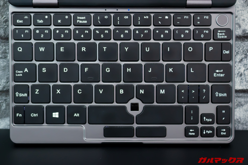 MiniBookのキーボードはフルサイズ並