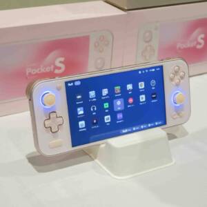 人気Androidゲーム機「AYANEO POCKET S」に新色が追加されたので見てきた！