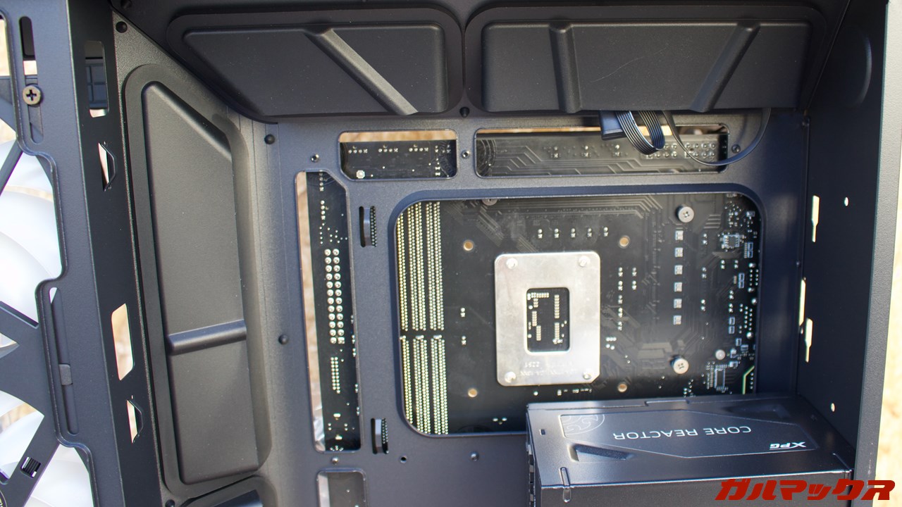 HYTE Y50 RGB